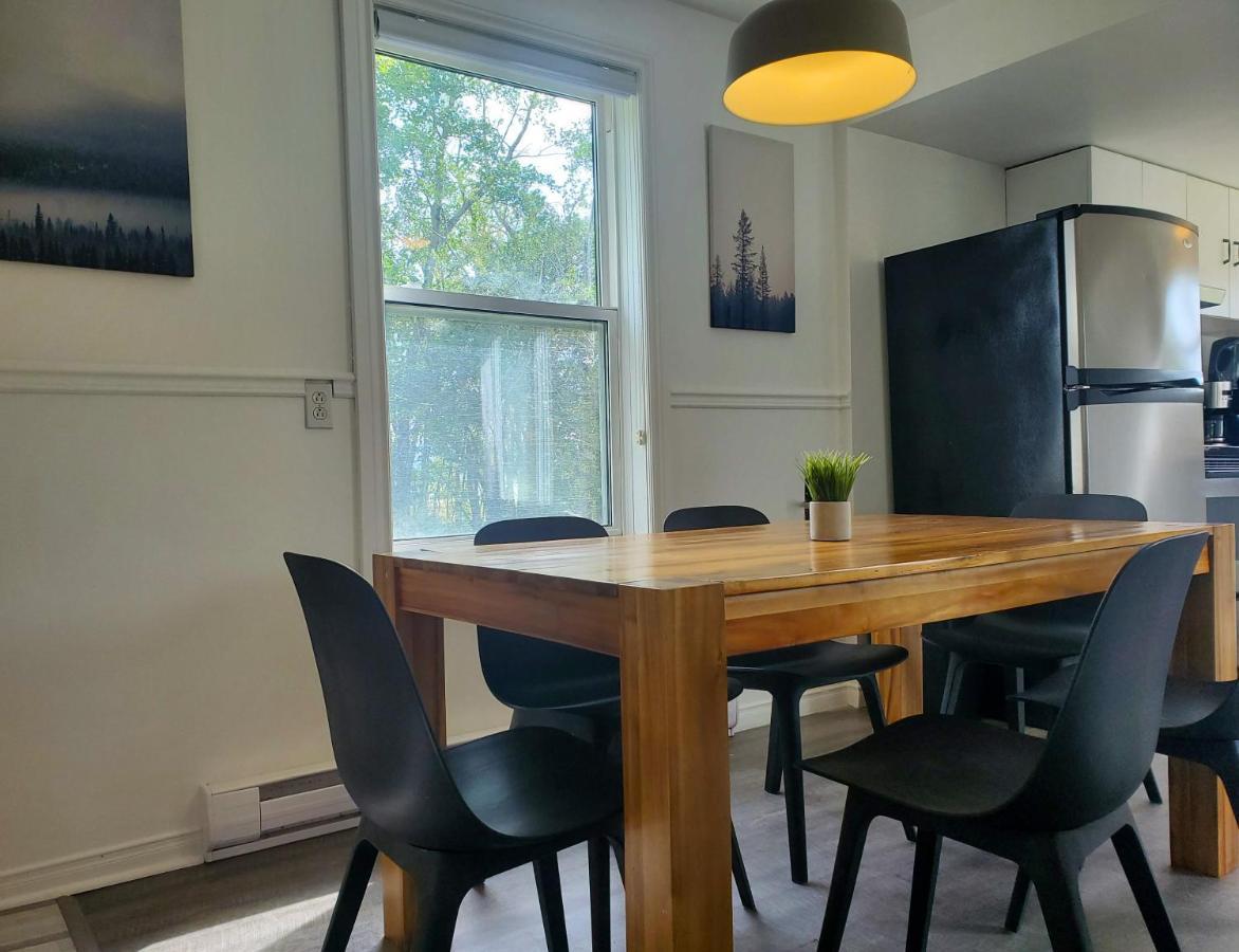 Lofts Fleuve Et Montagnes Motel Sainte-Anne-de-Beaupré Екстериор снимка