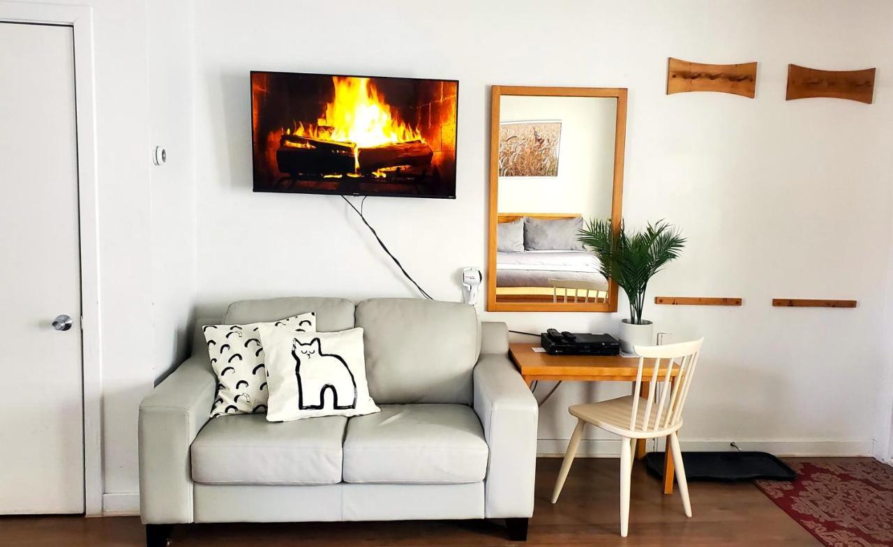 Lofts Fleuve Et Montagnes Motel Sainte-Anne-de-Beaupré Екстериор снимка