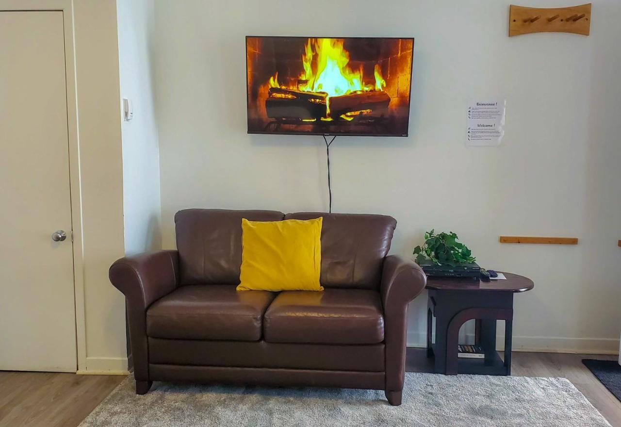 Lofts Fleuve Et Montagnes Motel Sainte-Anne-de-Beaupré Екстериор снимка