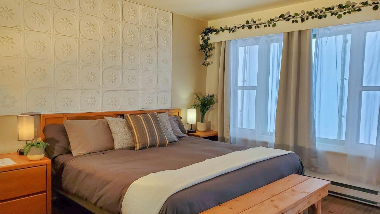 Lofts Fleuve Et Montagnes Motel Sainte-Anne-de-Beaupré Екстериор снимка