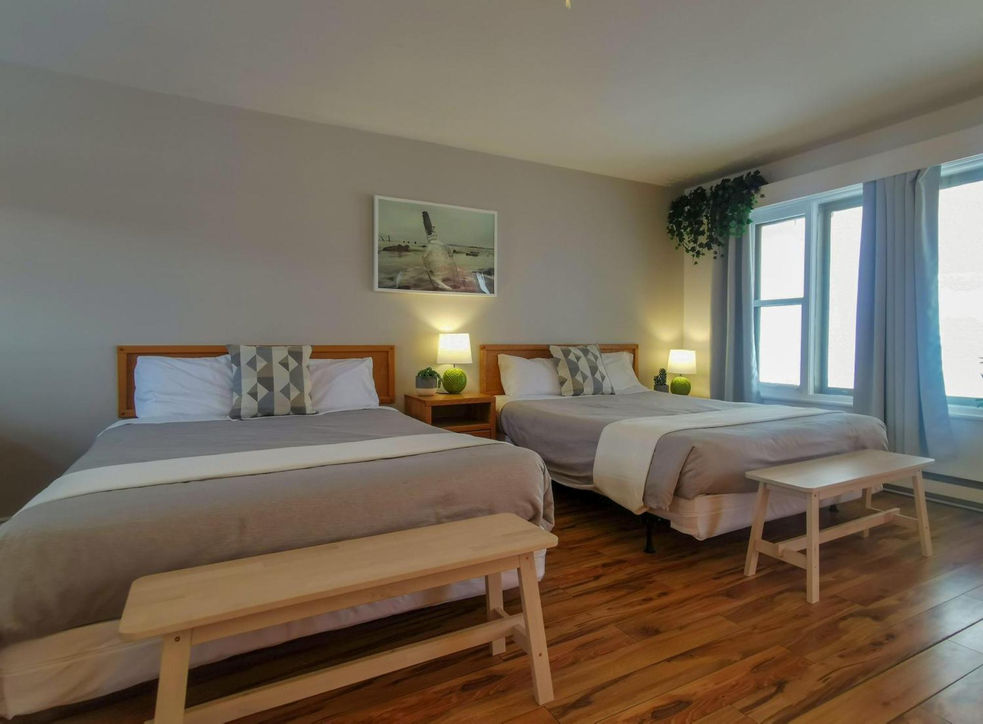 Lofts Fleuve Et Montagnes Motel Sainte-Anne-de-Beaupré Екстериор снимка
