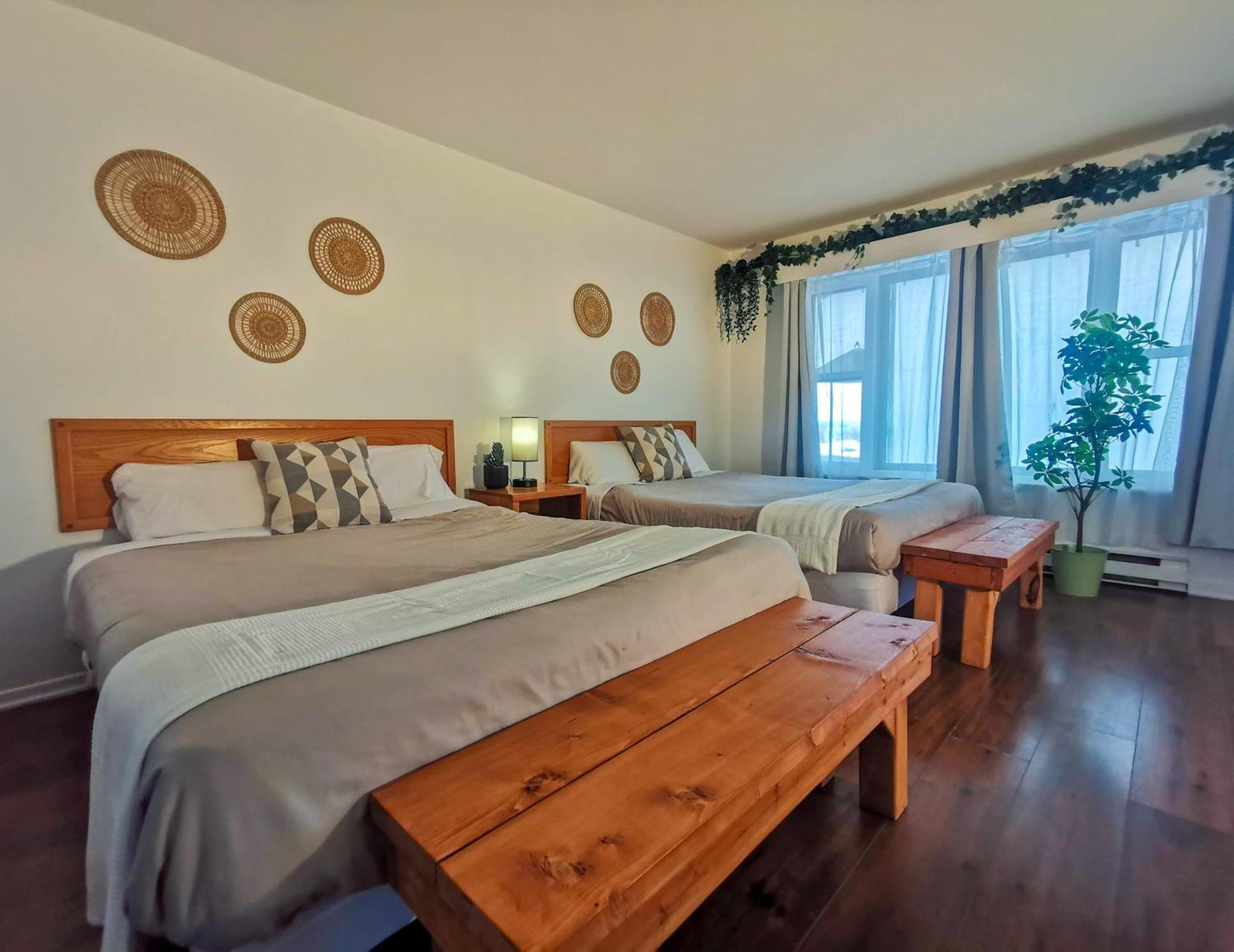 Lofts Fleuve Et Montagnes Motel Sainte-Anne-de-Beaupré Екстериор снимка